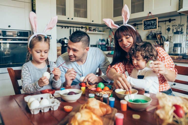 Pasqua con i bambini: I migliori giochi creativi per una festa indimenticabile