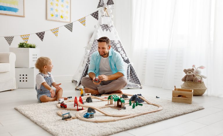 Giochi creativi bambini pioggia: attività da fare quando piove